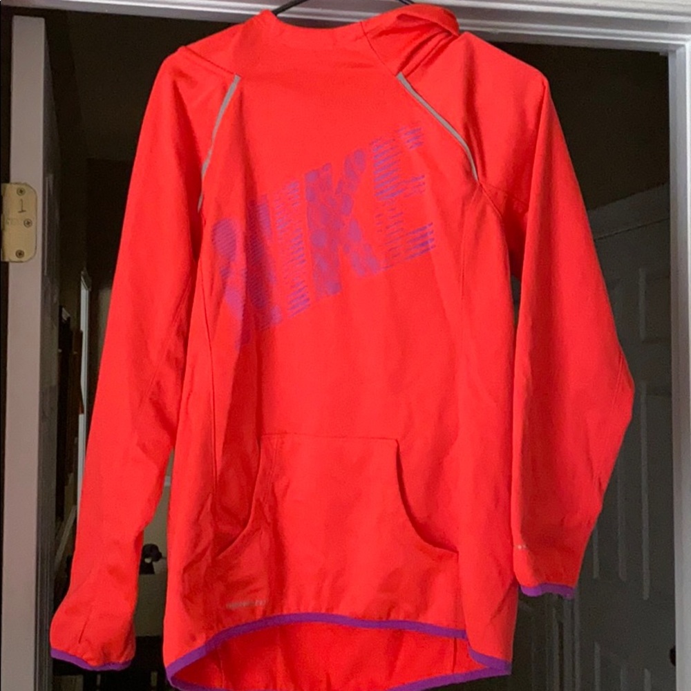 NWOT Nike therma fit